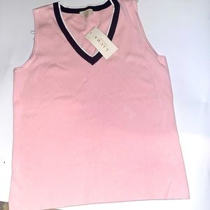 Laura, petite top vest no sleeves